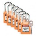 CANDADO DE SEGURIDAD BRADY EN ACERO COLOR NARANJA, pack 6 unidades